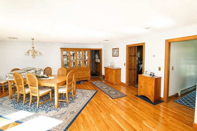 125 Boxwood Ln, Bridgewater, MA 02324