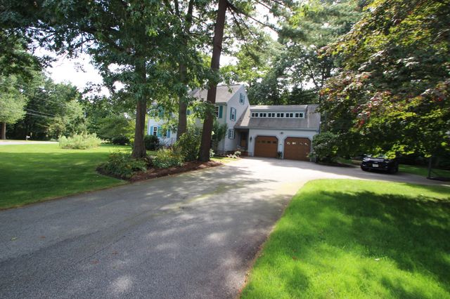 125 Boxwood Ln, Bridgewater, MA 02324