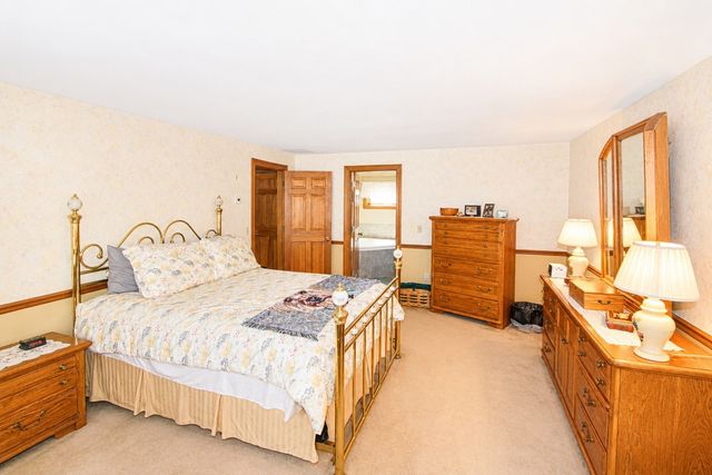 125 Boxwood Ln, Bridgewater, MA 02324