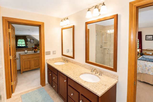 125 Boxwood Ln, Bridgewater, MA 02324