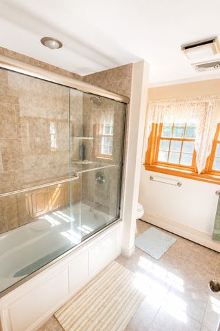 125 Boxwood Ln, Bridgewater, MA 02324