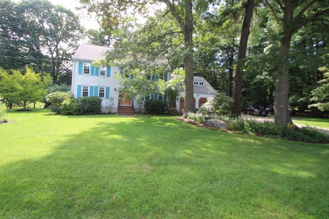125 Boxwood Ln, Bridgewater, MA 02324