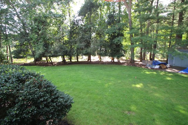 125 Boxwood Ln, Bridgewater, MA 02324