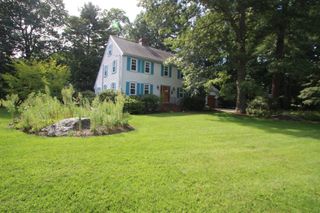 125 Boxwood Ln, Bridgewater, MA 02324