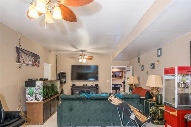 6160 Queensdale Drive, Douglasville, GA 30135