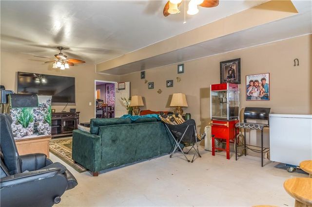 6160 Queensdale Drive, Douglasville, GA 30135