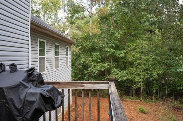 6160 Queensdale Drive, Douglasville, GA 30135