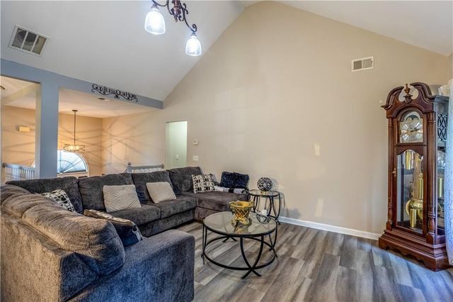 6160 Queensdale Drive, Douglasville, GA 30135