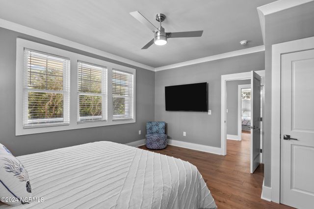 941 Salter Path Road ., Indian Beach, NC 28512