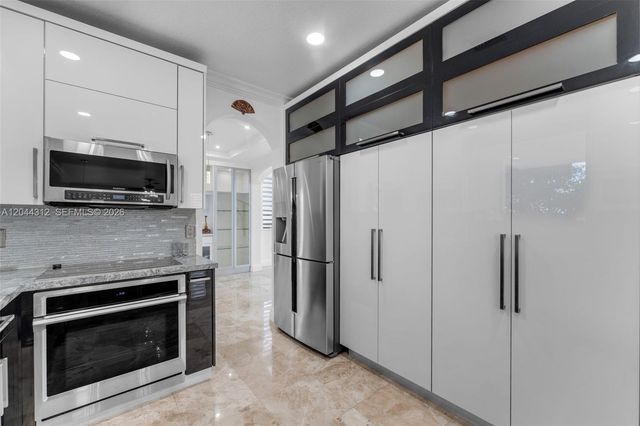 15262 SW 11th Street, Miami, FL 33194