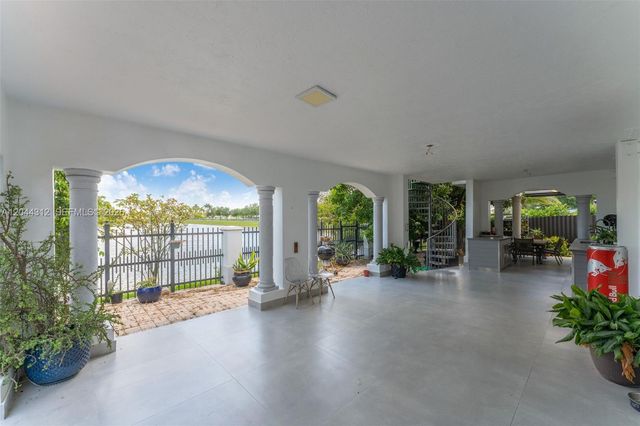 15262 SW 11th Street, Miami, FL 33194