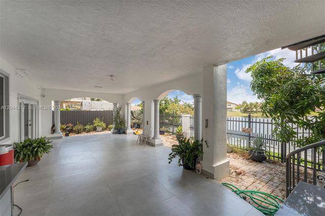 15262 SW 11th Street, Miami, FL 33194