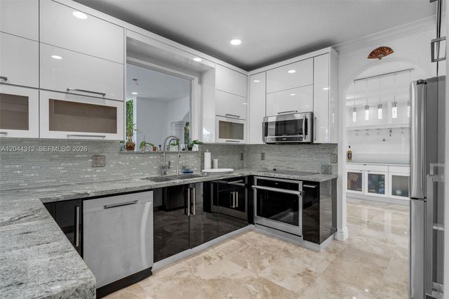 15262 SW 11th Street, Miami, FL 33194