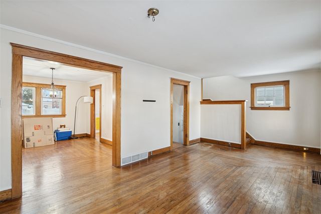 911 4th Street, Jackson, MI 49203