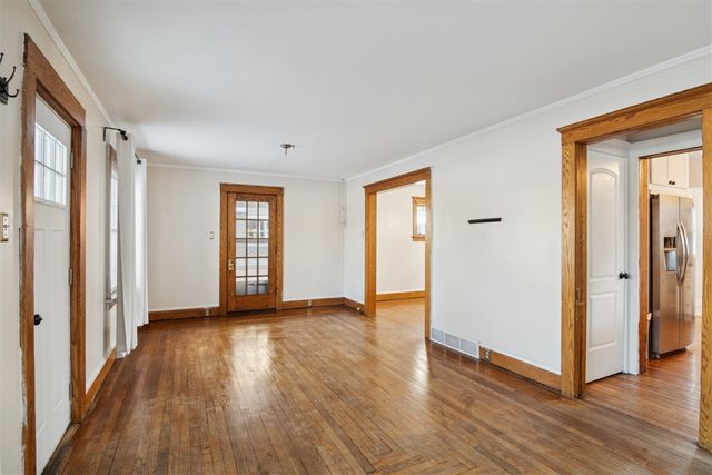 911 4th Street, Jackson, MI 49203