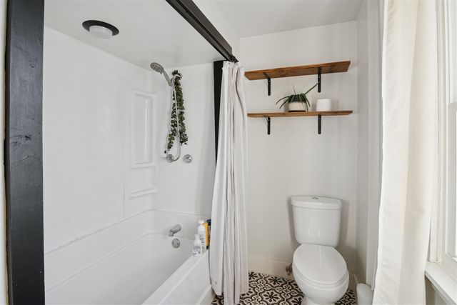 911 4th Street, Jackson, MI 49203