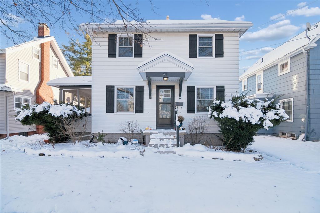 911 4th Street, Jackson, MI 49203