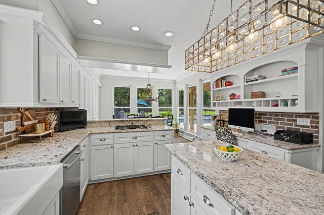 1726 Chestnut Grove Lane, Houston, TX 77345