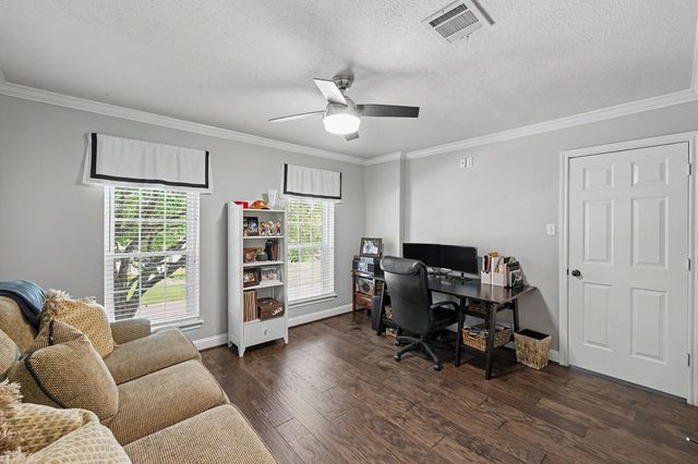 1726 Chestnut Grove Lane, Houston, TX 77345