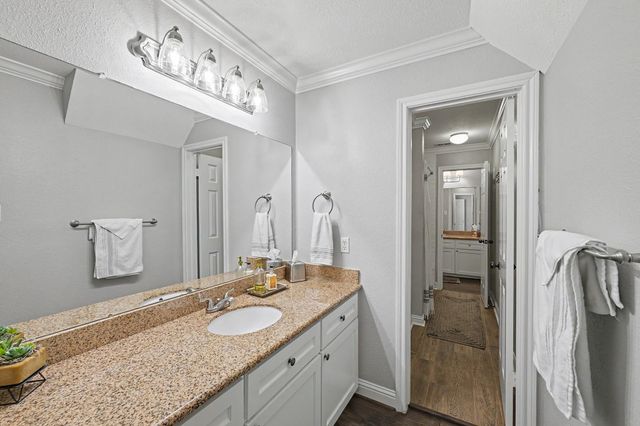 1726 Chestnut Grove Lane, Houston, TX 77345