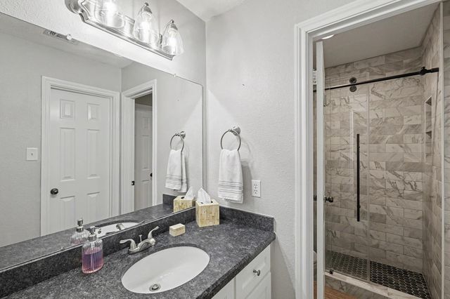 1726 Chestnut Grove Lane, Houston, TX 77345