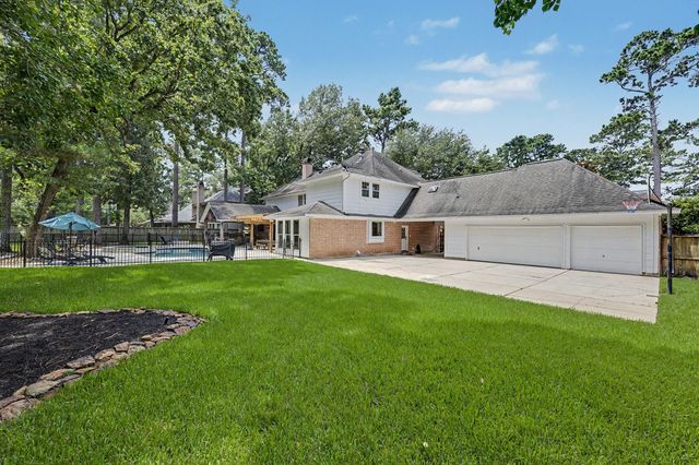 1726 Chestnut Grove Lane, Houston, TX 77345