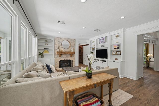 1726 Chestnut Grove Lane, Houston, TX 77345