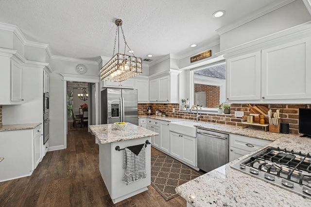 1726 Chestnut Grove Lane, Houston, TX 77345