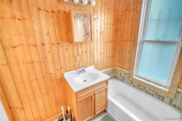 113 S Mason Street, Saginaw, MI 48602