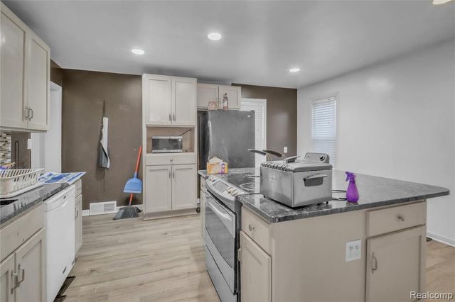 113 S Mason Street, Saginaw, MI 48602