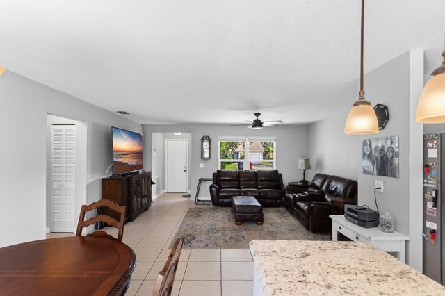 8621 NW 3RD Street, Pembroke Pines, FL 33024