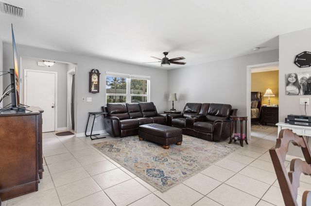 8621 NW 3RD Street, Pembroke Pines, FL 33024