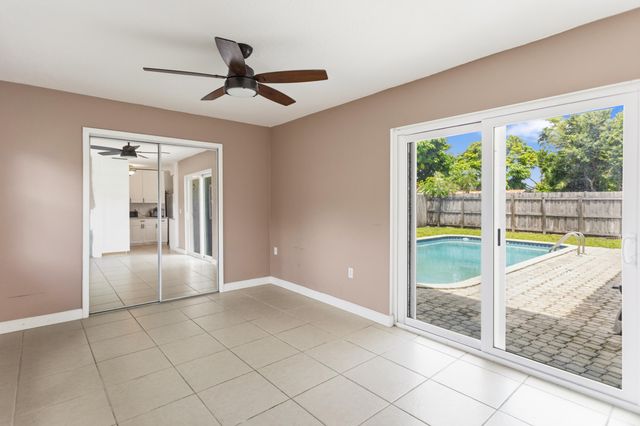 8621 NW 3RD Street, Pembroke Pines, FL 33024