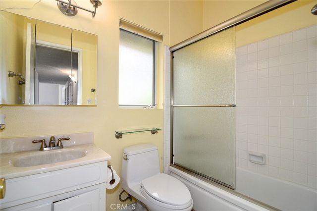 20600 Clarendon, Woodland Hills, CA 91367