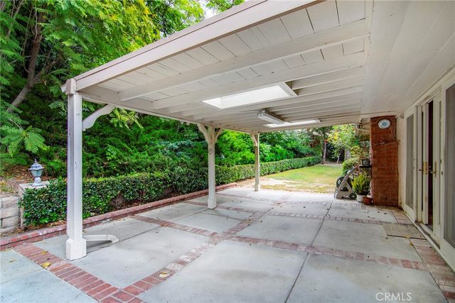 20600 Clarendon, Woodland Hills, CA 91367