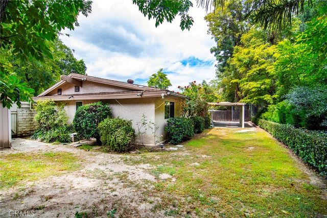 20600 Clarendon, Woodland Hills, CA 91367