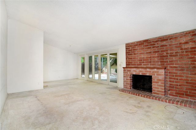 20600 Clarendon, Woodland Hills, CA 91367