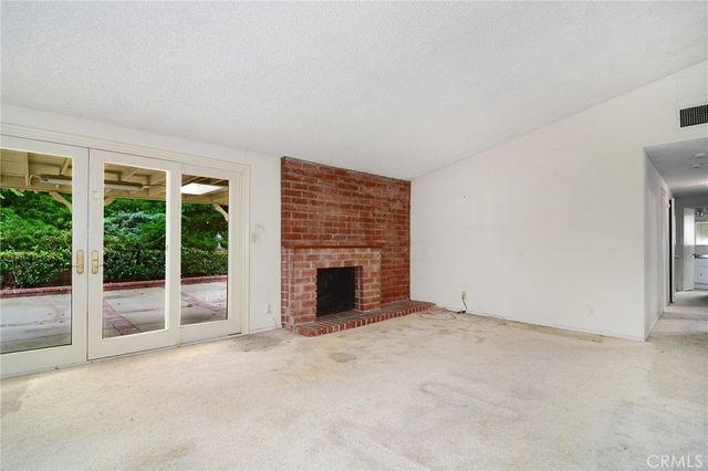 20600 Clarendon, Woodland Hills, CA 91367
