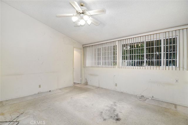 20600 Clarendon, Woodland Hills, CA 91367