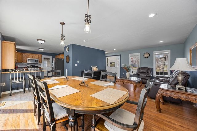 14 Sir Lancelot Dr, Bourne, MA 02532