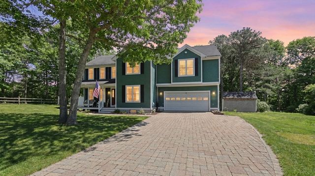 14 Sir Lancelot Dr, Bourne, MA 02532