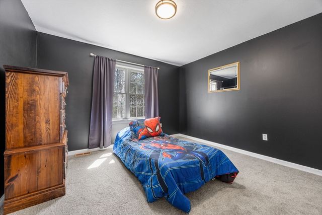 14 Sir Lancelot Dr, Bourne, MA 02532