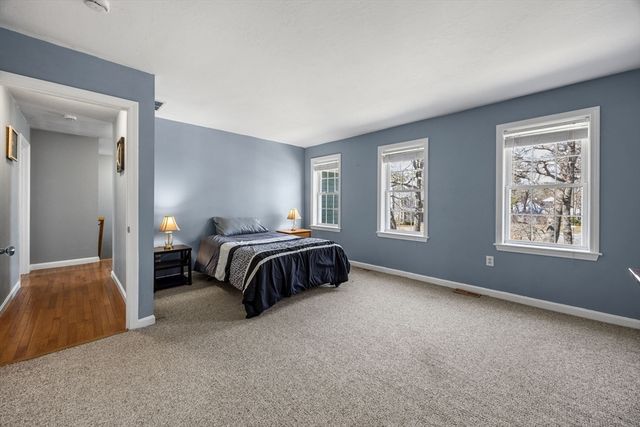 14 Sir Lancelot Dr, Bourne, MA 02532