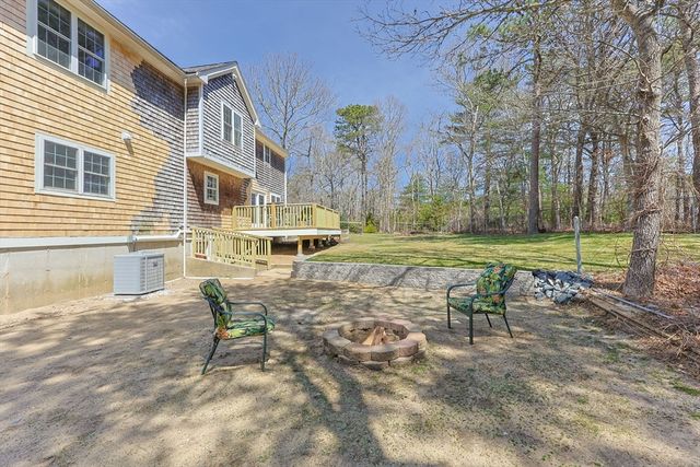 14 Sir Lancelot Dr, Bourne, MA 02532