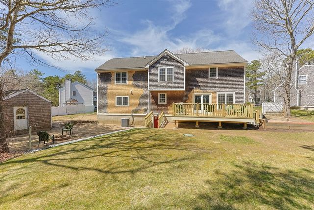 14 Sir Lancelot Dr, Bourne, MA 02532