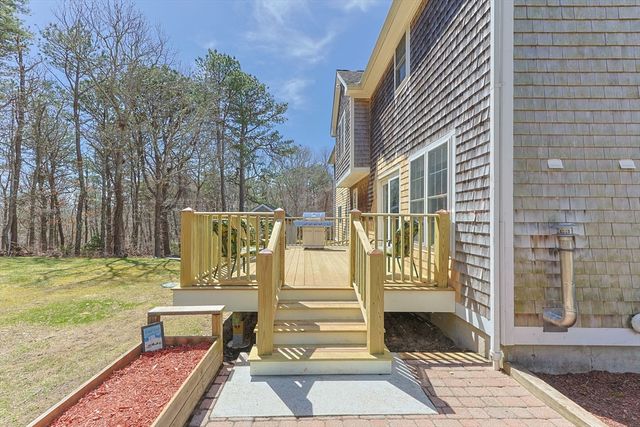 14 Sir Lancelot Dr, Bourne, MA 02532