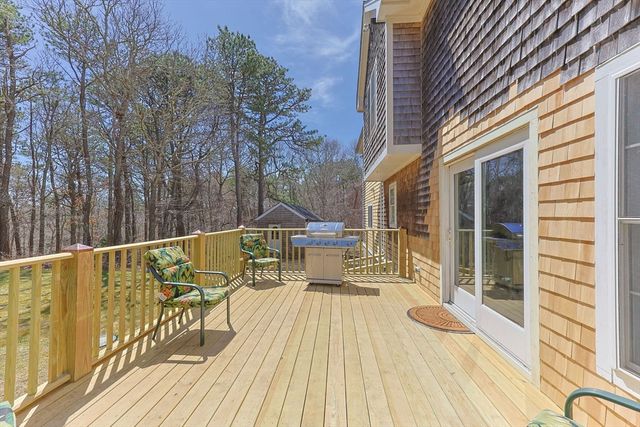 14 Sir Lancelot Dr, Bourne, MA 02532