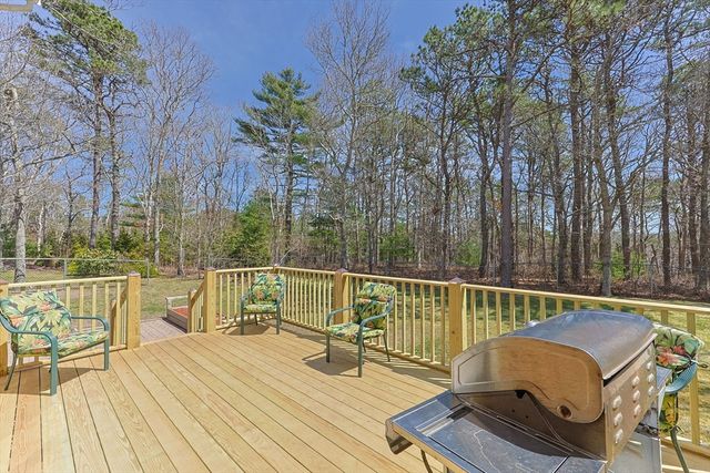 14 Sir Lancelot Dr, Bourne, MA 02532