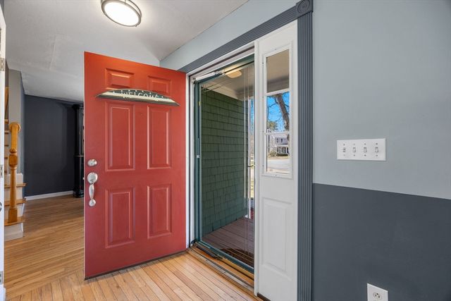 14 Sir Lancelot Dr, Bourne, MA 02532