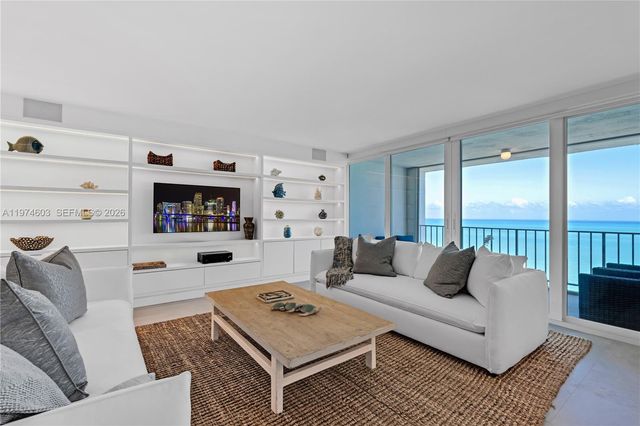 881 Ocean Dr 27D, Key Biscayne, FL 33149